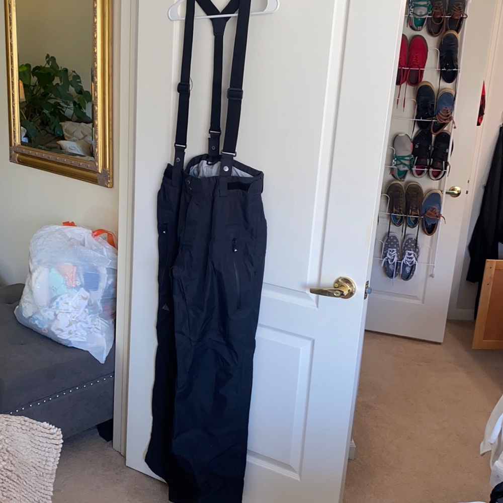 Black strafe ski pants